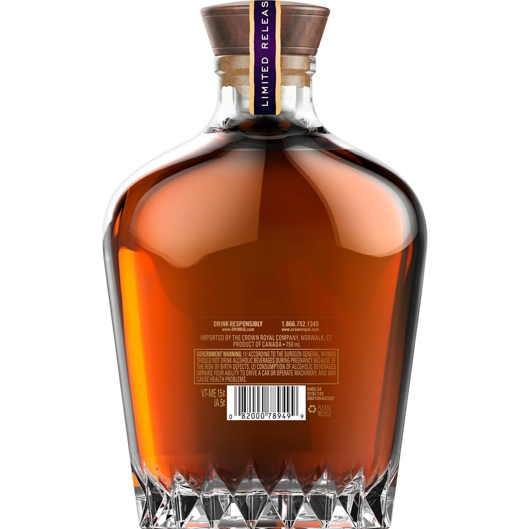 CROWN ROYAL® NOBLE COLLECTION FRENCH OAK CASK FINISHED WHISKY