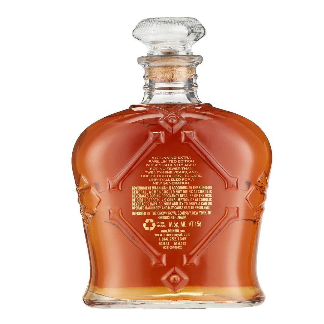 CROWN ROYAL AGED 29 YEARS EXTRA RARE BLENDED CANADIAN WHISKY