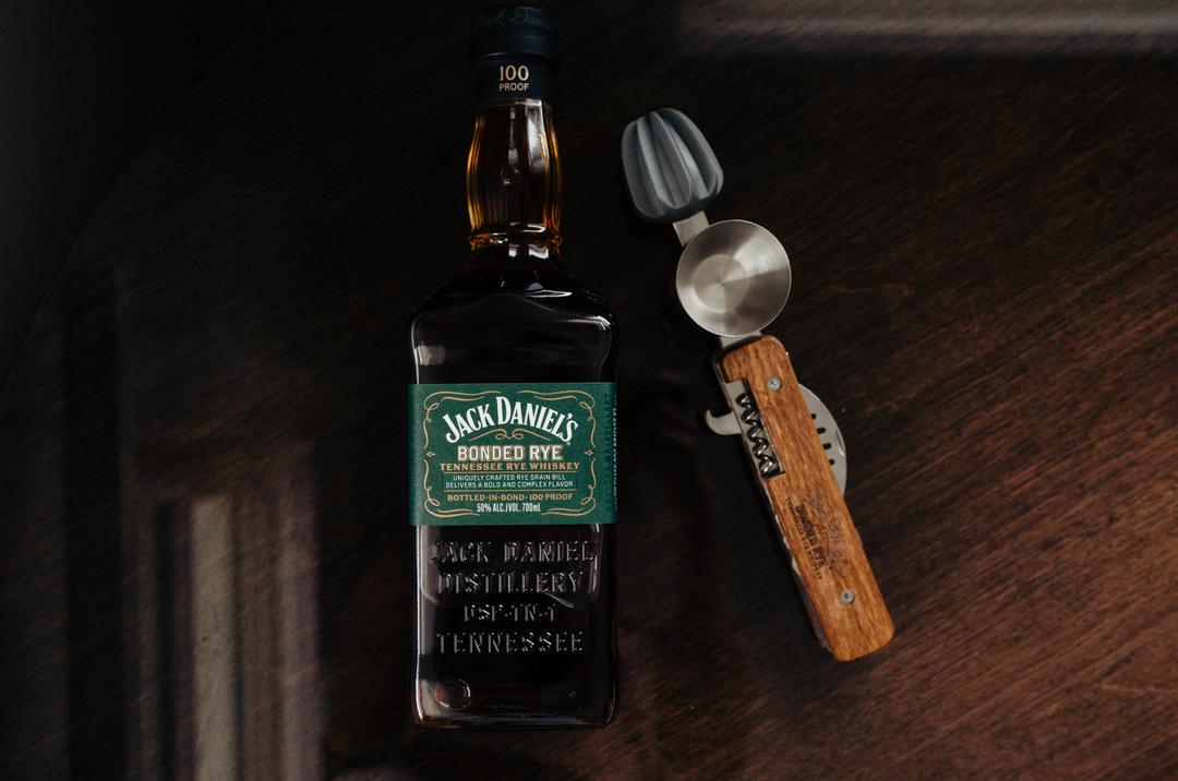 JACK DANIEL'S BONDED RYE WHISKEY WITH MULTI-USE BARTENDER TOOL