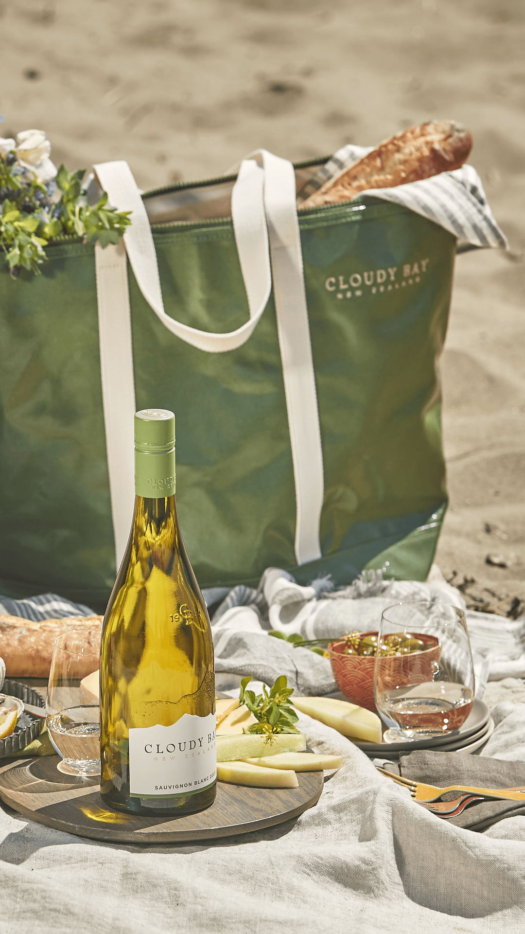 CLOUDY BAY SUMMER TOTE BUNDLE