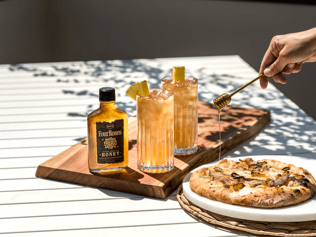 FOUR ROSES SMALL BATCH & HONEY KIT