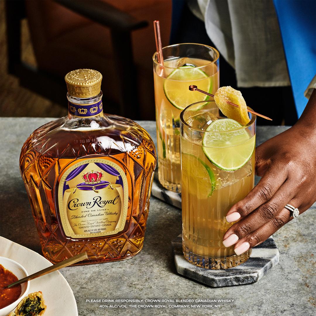 CROWN ROYAL® DELUXE BLENDED WHISKY