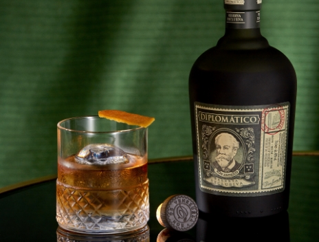 Diplomatico Reserva Exclusiva Rum - Old Fashioned Gift Set £42.99 - Buy  Whisky Online